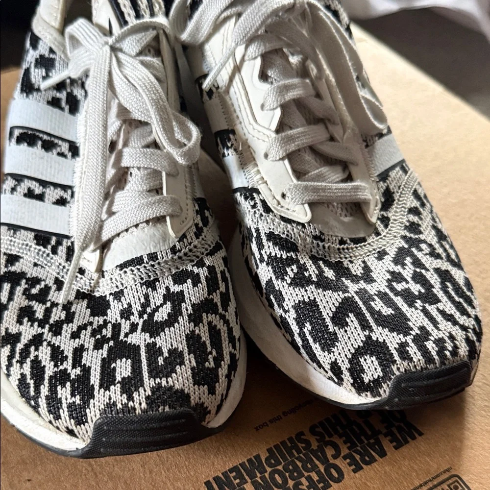 Women’s Adidas Swift Run Leopard Print - Picture 6 of 8